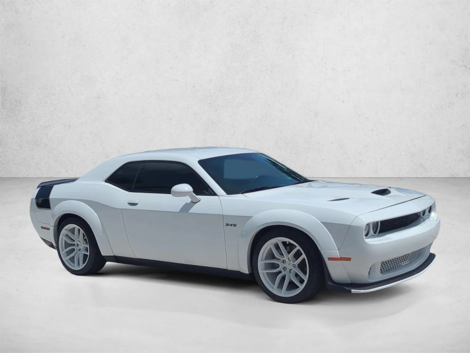 Used 2023 White Knuckle Clearcoat Dodge R/T image 3