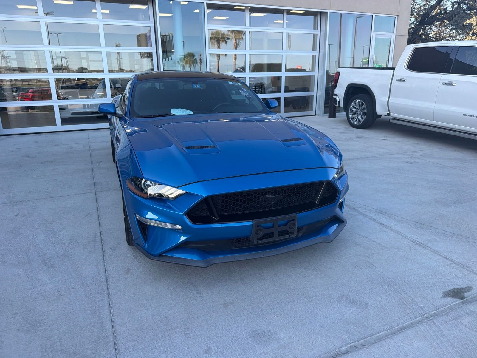 Used 2019 Velocity Blue Metallic Ford GT image 3