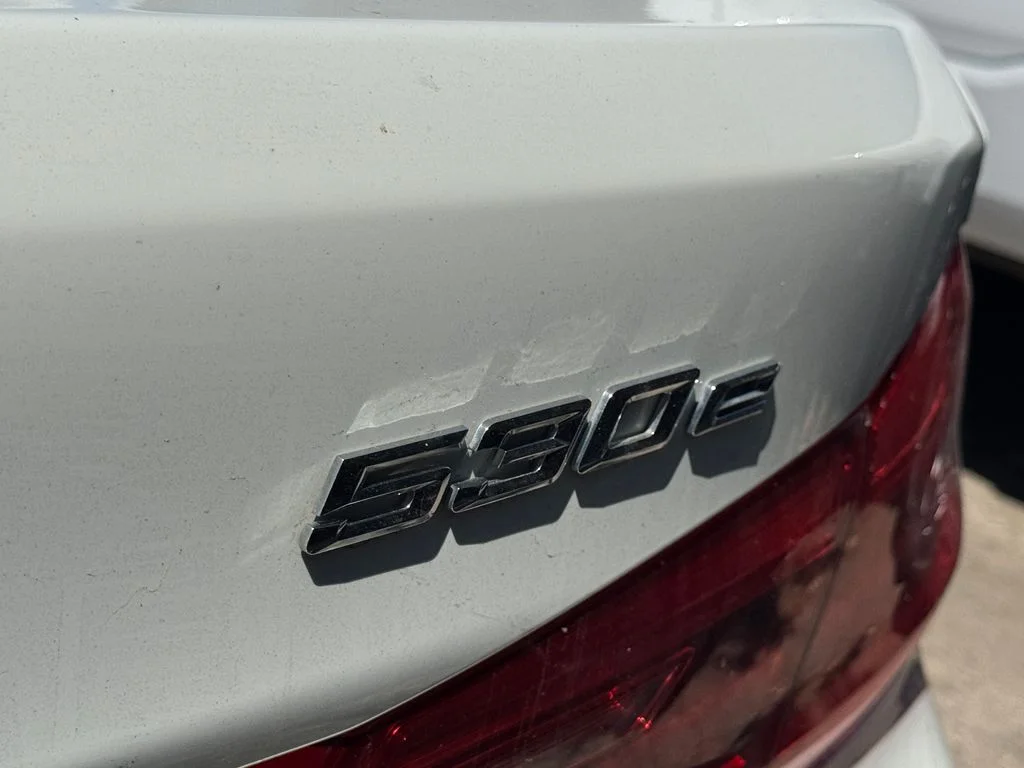 Used 2018 White BMW 530e iPerformance image 20