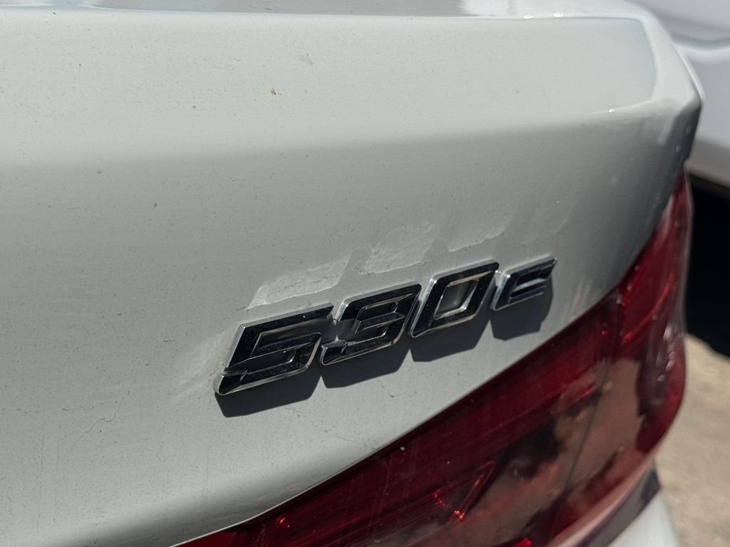 Used 2018 White BMW 530e iPerformance image 20