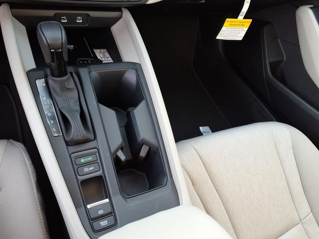 New 2026 Platinum White Pearl Honda SE image 10