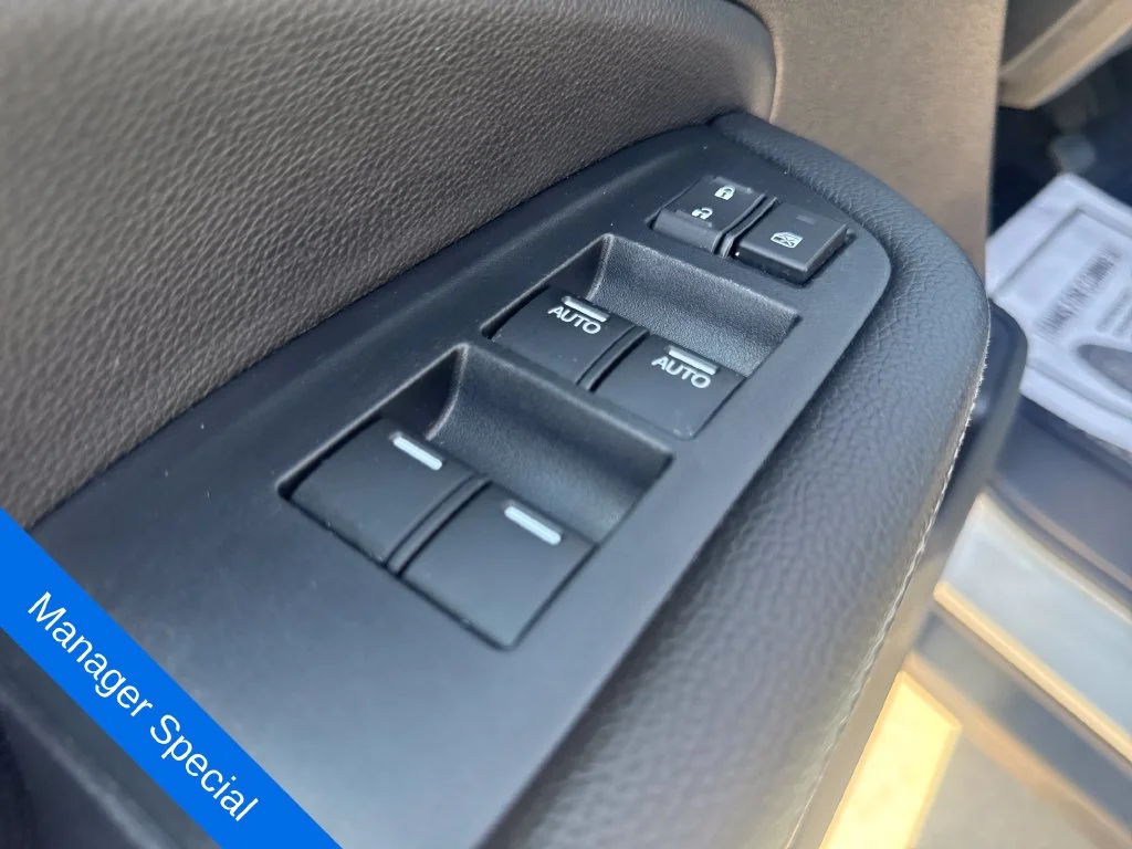 Certified Used 2022 Platinum White Pearl Honda Elite image 11