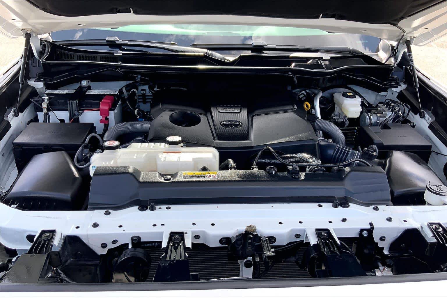 Used 2024 Ice Cap Toyota SR5 image 31