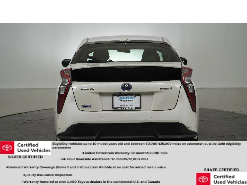 Used 2017 Blizzard Pearl Toyota Three Touring image 5