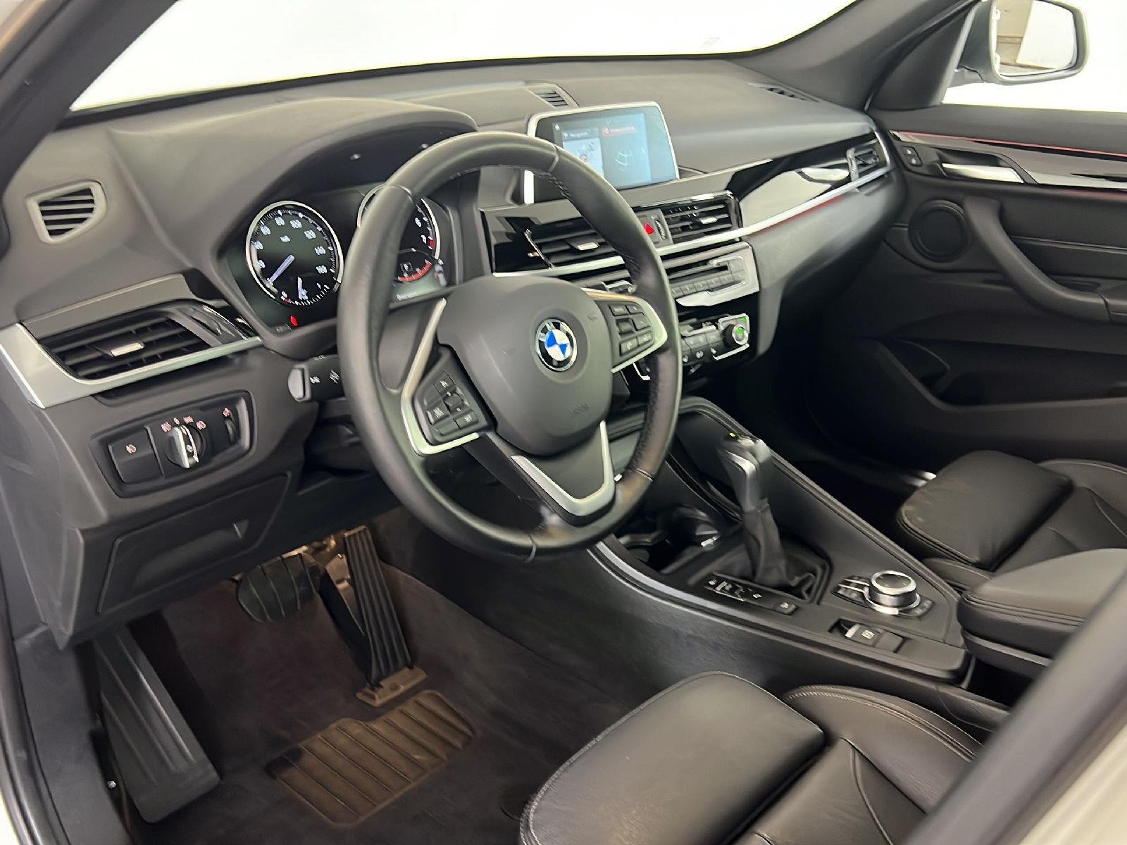 Used 2018 Alpine White BMW xDrive28i image 2
