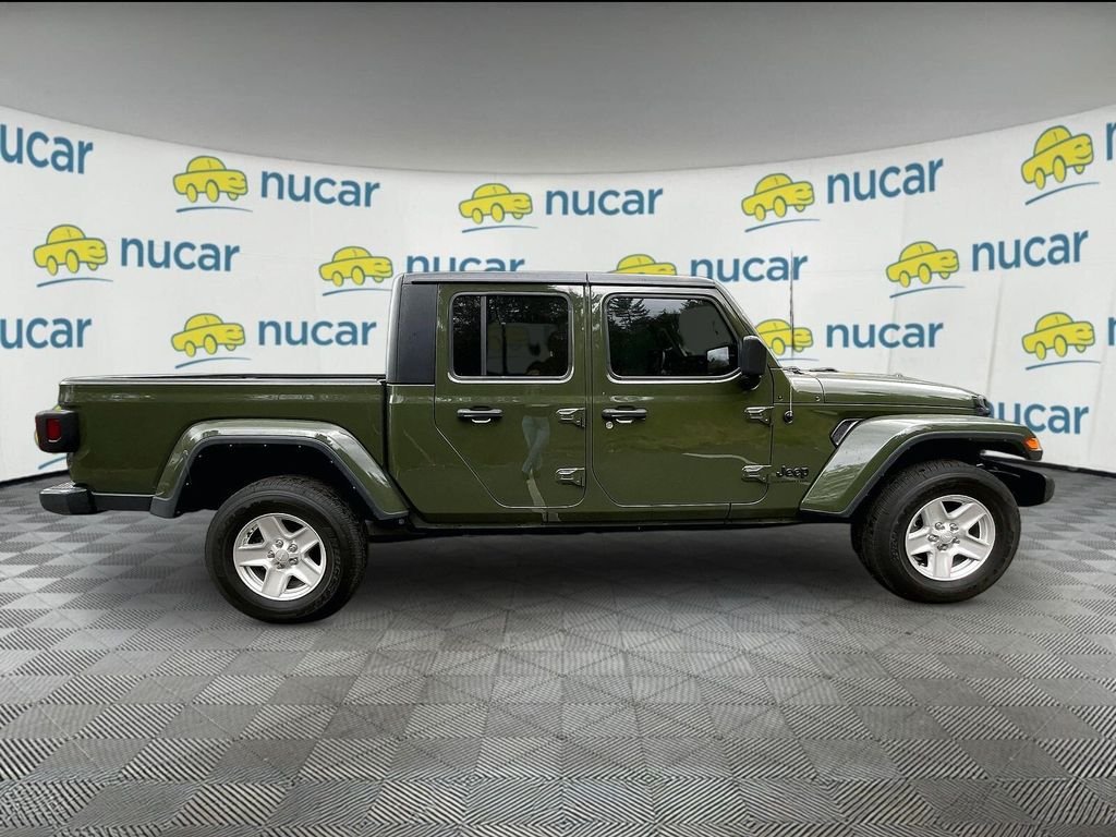 Used 2022 Green Jeep Sport image 9