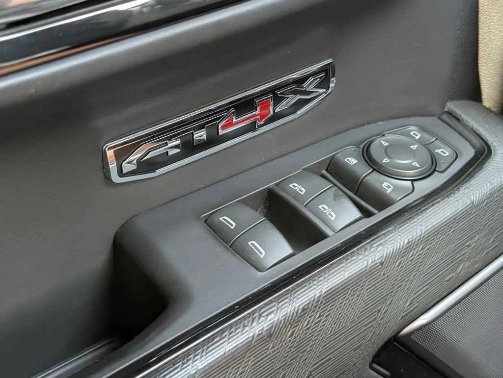 Used 2023 White GMC AT4X image 28
