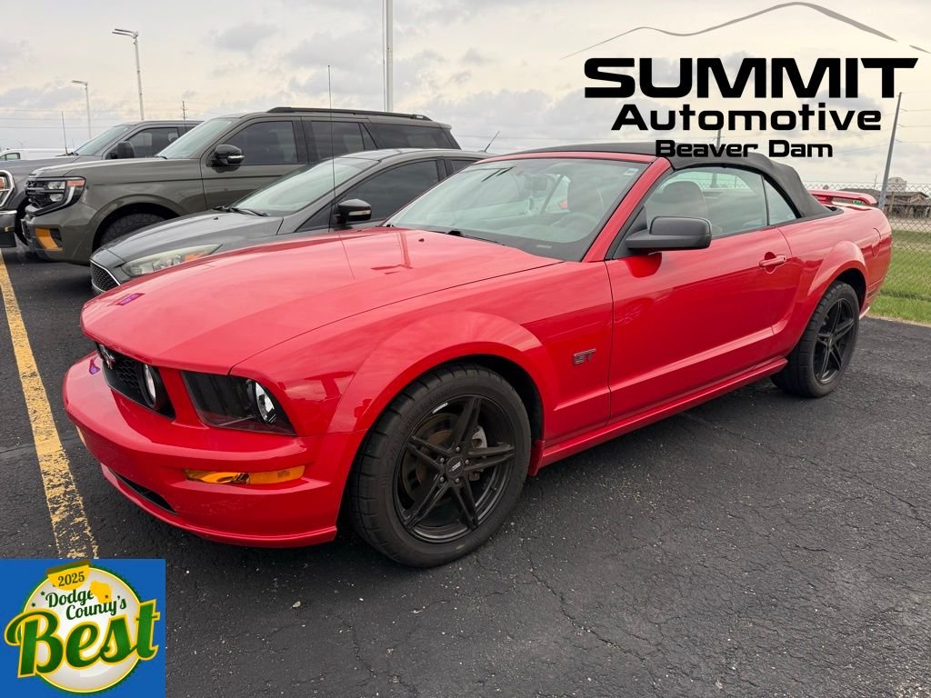 2005 Ford Mustang GT Deluxe