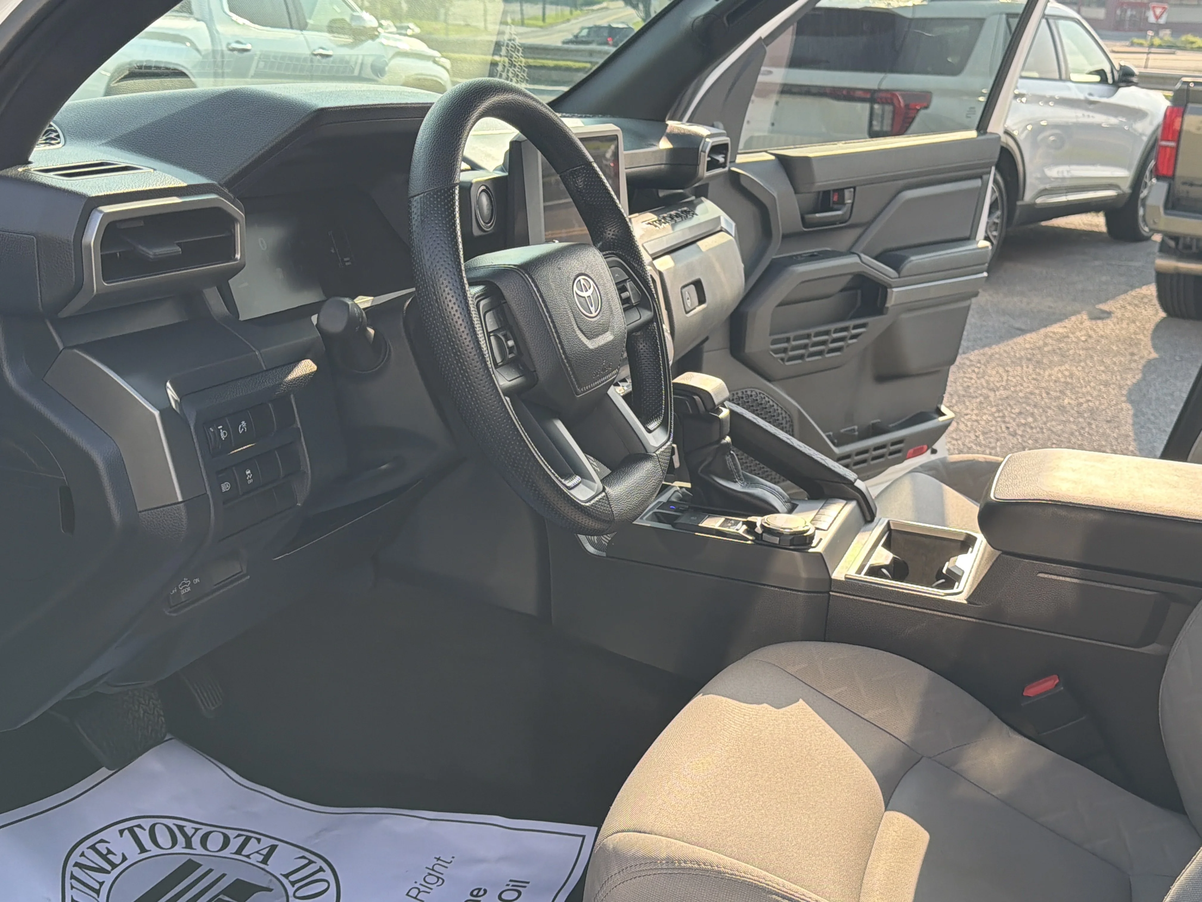 2024 Toyota Tacoma SR5 - Photo 17