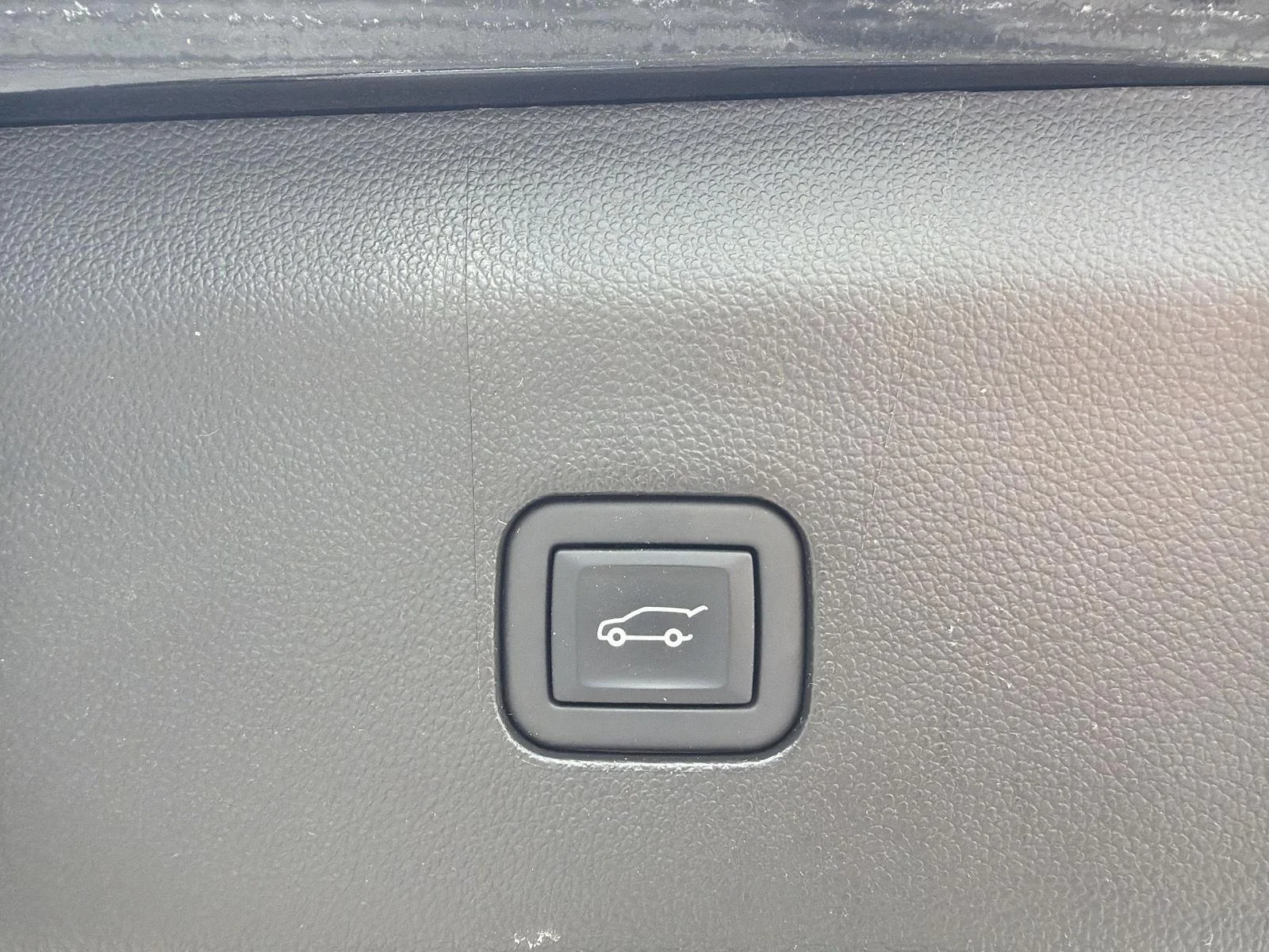 Used 2023 Ebony Twilight Metallic Buick Avenir image 11