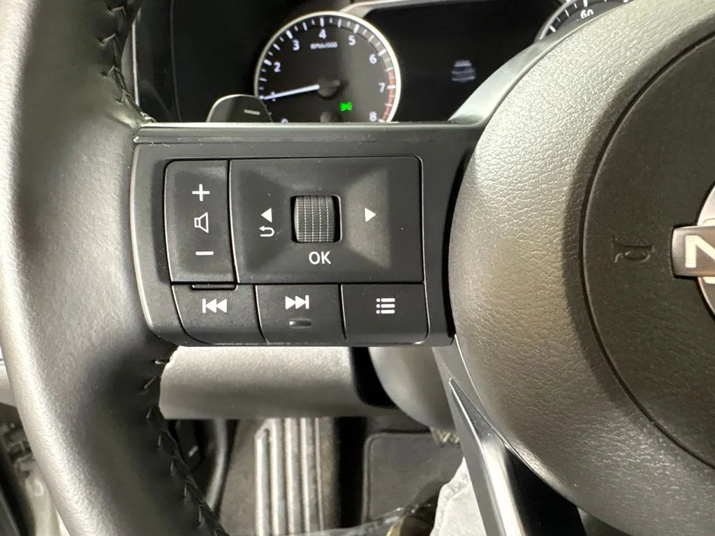 Used 2024 Silver Nissan SV image 25