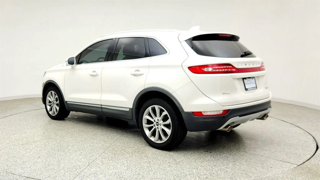 Used 2015 White Platinum Metallic Tri-Coat Lincoln AWD 4dr image 7