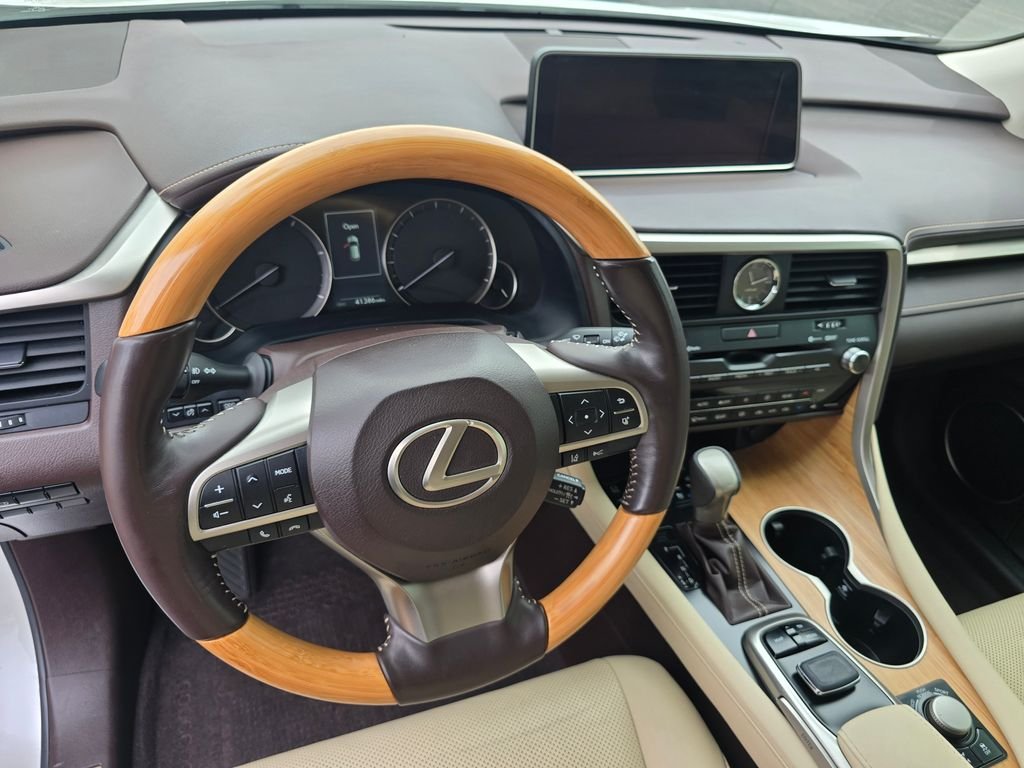 Used 2019 White Lexus 350L image 15
