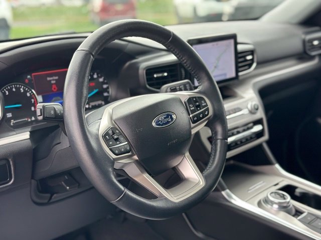 Used 2023 Silver Ford XLT image 10