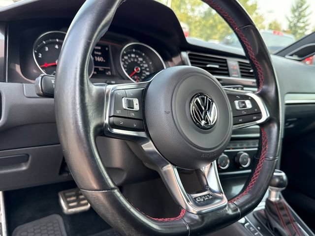 Used 2015 Steel Gray Metallic Volkswagen 2.0T SE image 14