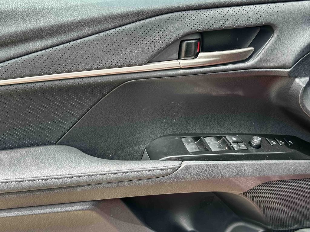 2026 Toyota Camry XSE - Photo 11