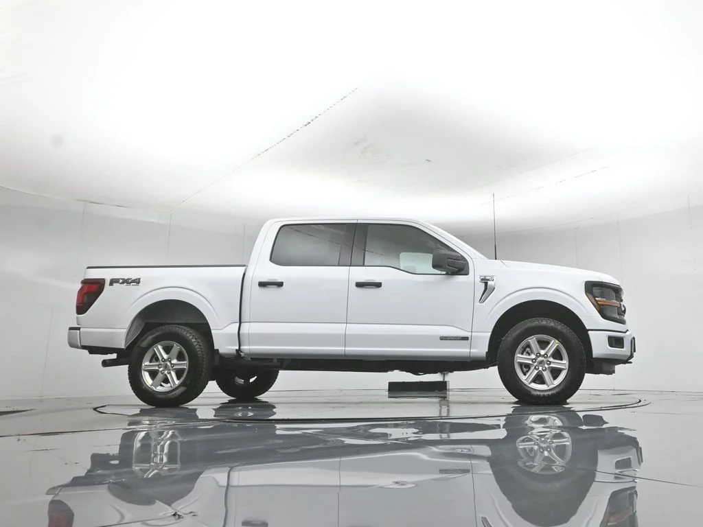 New 2026 Oxford White Ford XLT image 46