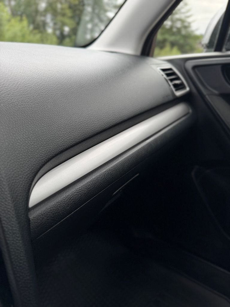 Used 2018 Ice Silver Metallic Subaru 2.5i Premium image 31