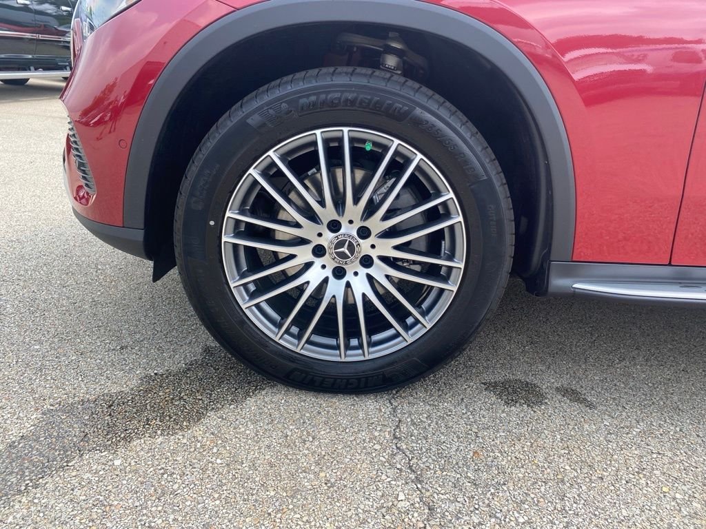 Certified Used 2026 Red Mercedes-Benz GLC 300 image 27