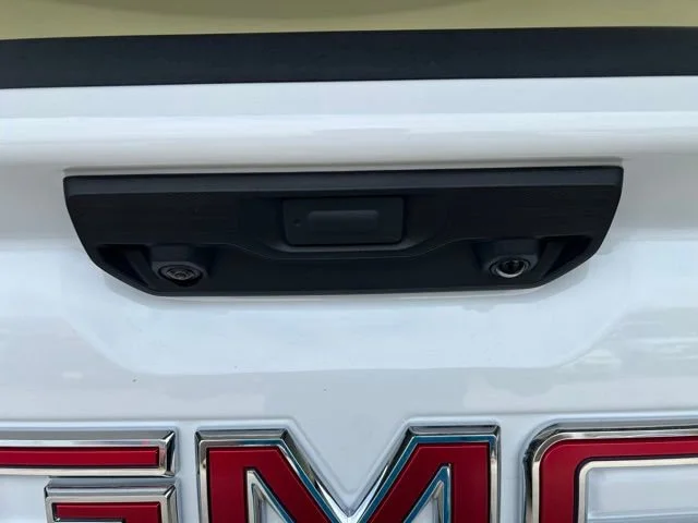 New 2026 Summit White GMC Pro image 34