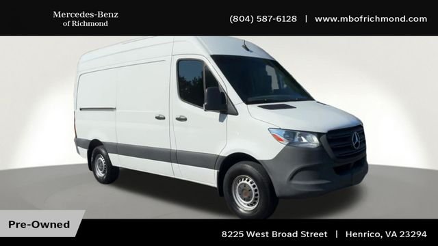 Used 2023 White Mercedes-Benz Cargo 144 WB image 4