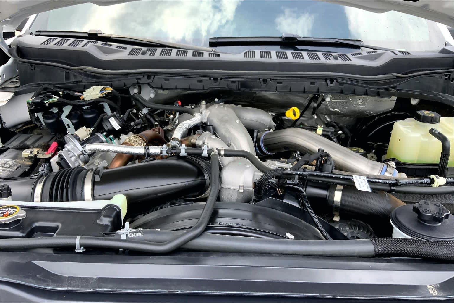 Used 2024 Oxford White Ford LARIAT image 31