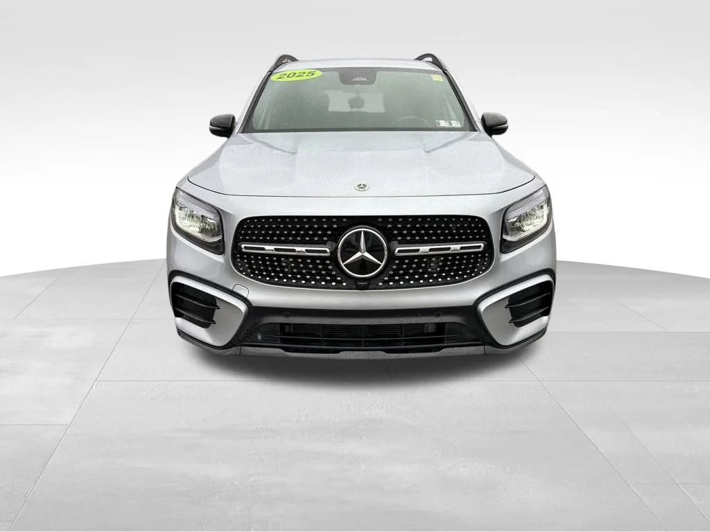 Used 2025 Silver Mercedes-Benz GLB 250 image 9