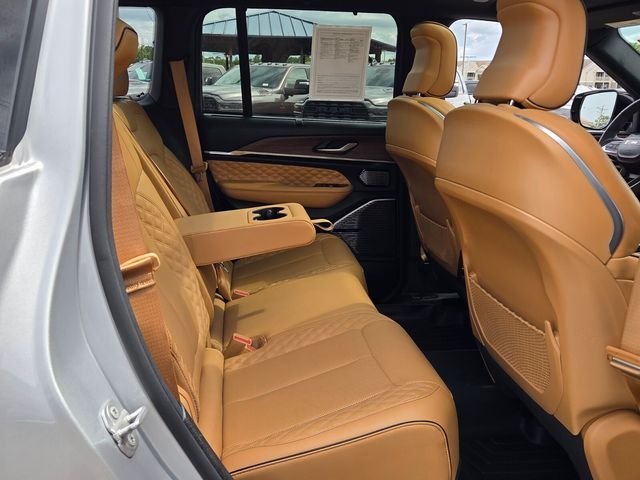 Used 2023 Silver Jeep Summit image 18