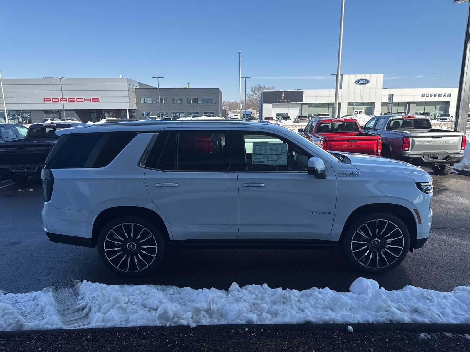 New 2026 Polar White Tricoat Chevrolet High Country Deluxe with 24in Wheels - Panoramic Sunroof - Super Cruise - Technology & Entertainment image 6