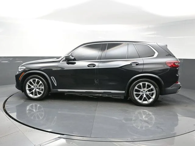 Used 2020 Black BMW sDrive40i image 4