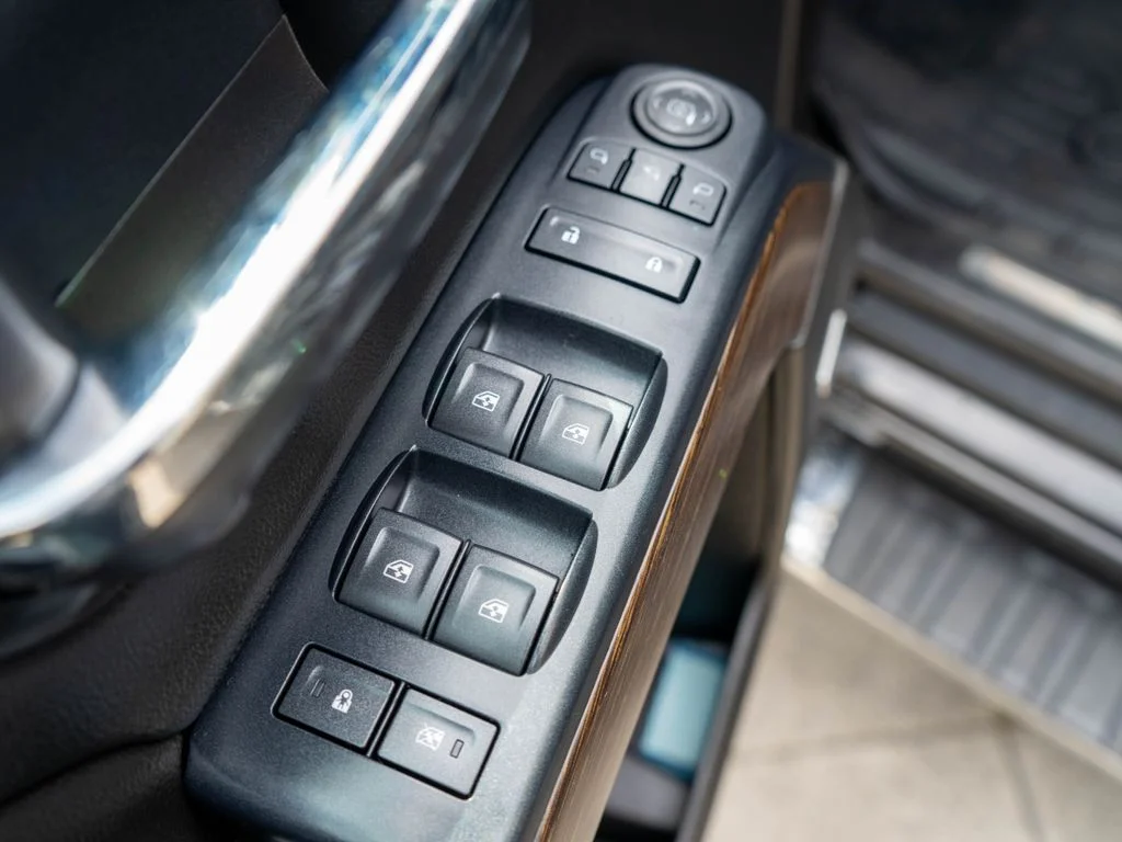Used 2018 Black GMC Denali image 17