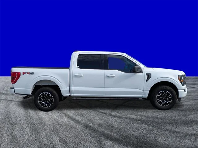 Certified Used 2023 Oxford White Ford XLT image 3