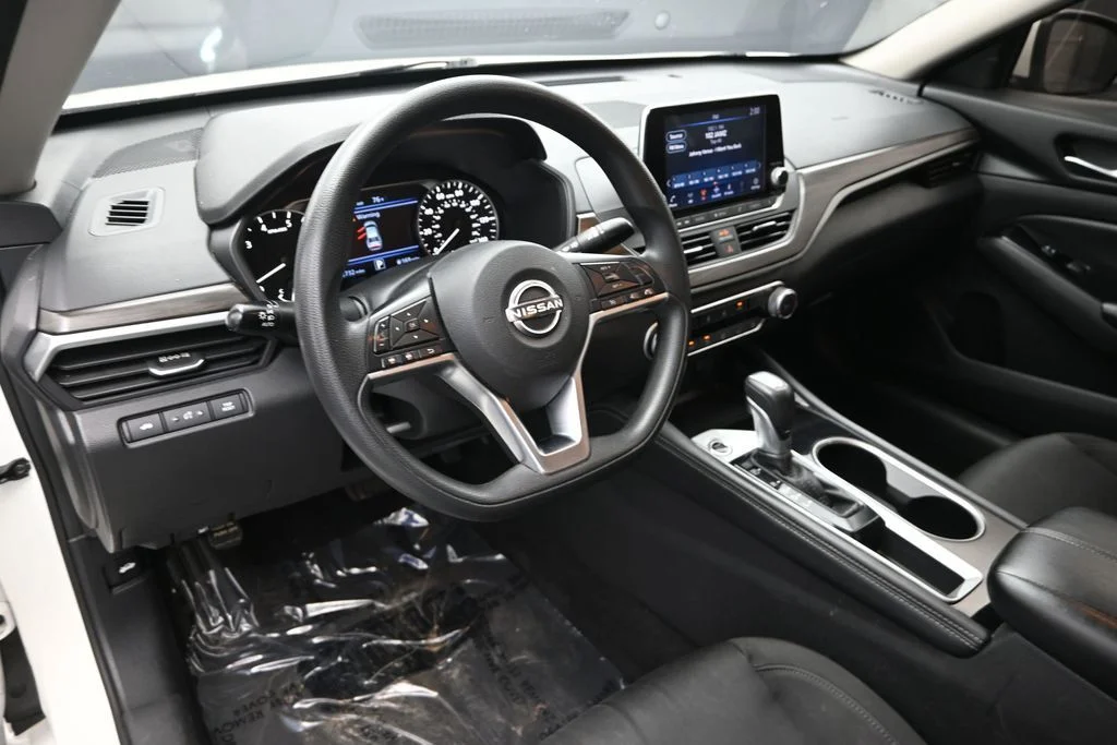 Used 2023 White Nissan 2.5 SV image 20