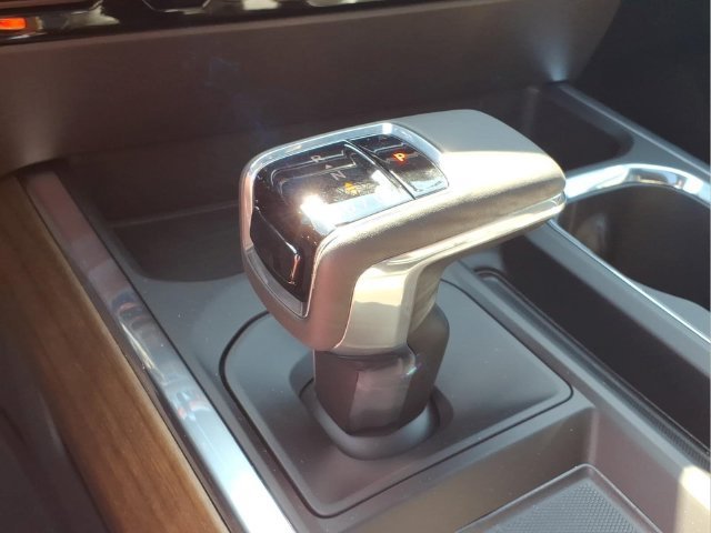 New 2026 Polar White Tricoat Chevrolet High Country image 8