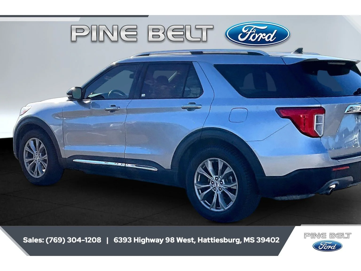 Used 2022 Iconic Silver Metallic Ford Limited image 3