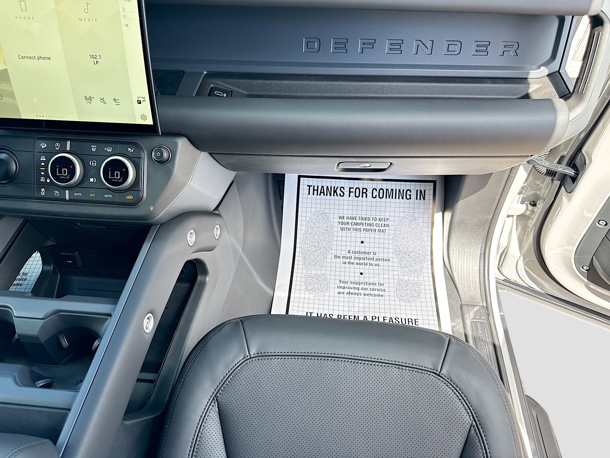 2026 Land Rover Defender S - Photo 18