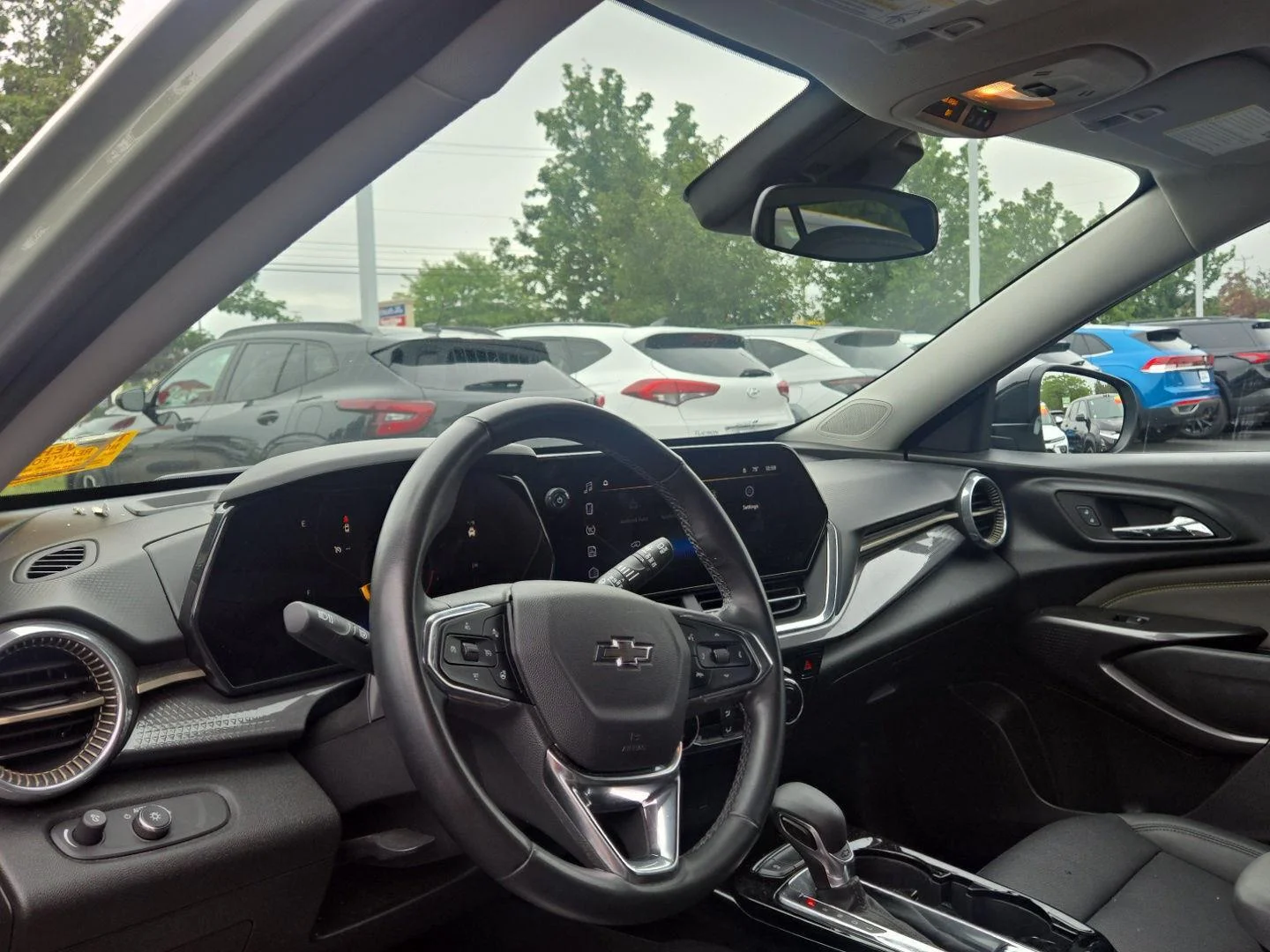 Used 2025 Cacti Green Chevrolet ACTIV image 3