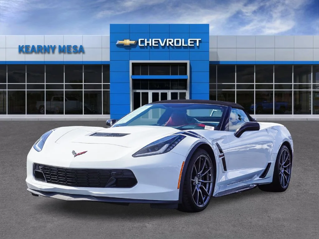 Used 2018 White Chevrolet Grand Sport image 3