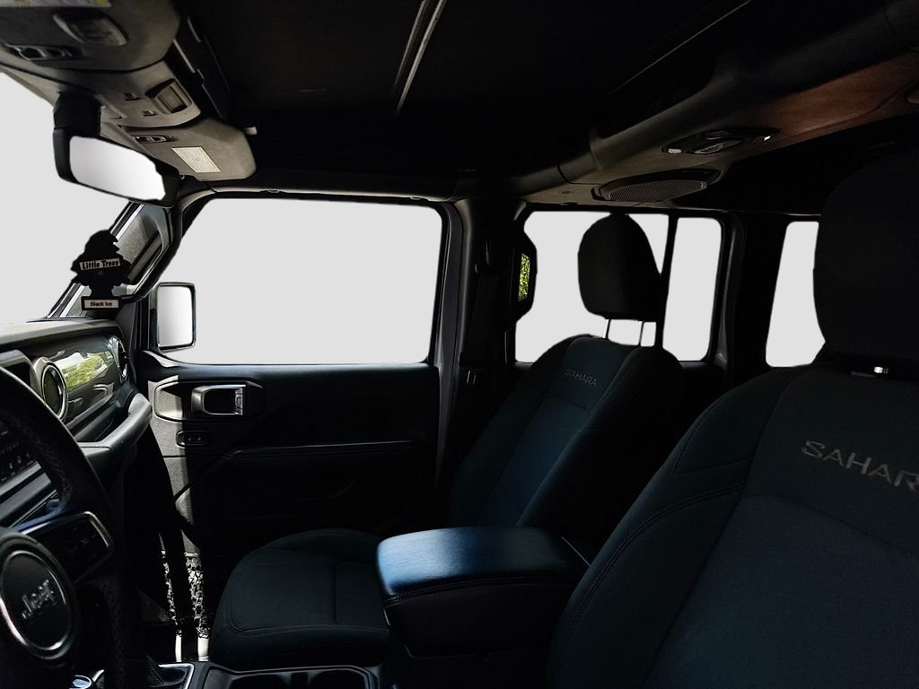 Used 2018 Silver Jeep Unlimited Sahara image 26