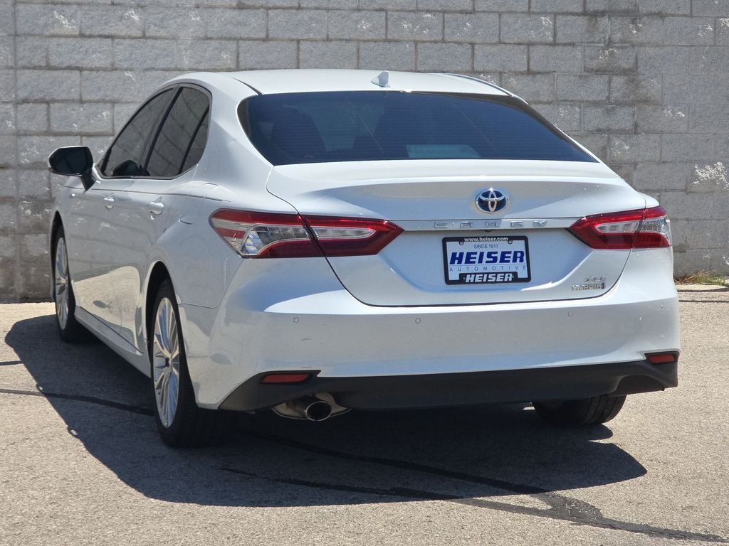 Used 2020 Beige Toyota XLE image 11
