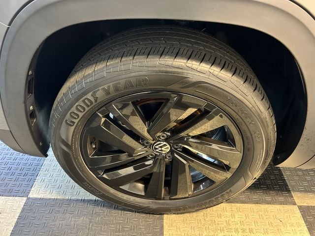 Certified Used 2023 Gray Volkswagen 3.6L V6 SE w/Technology image 9