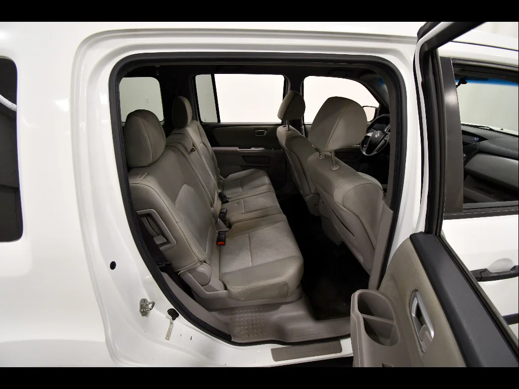 2012 Honda Pilot LX - Photo 16