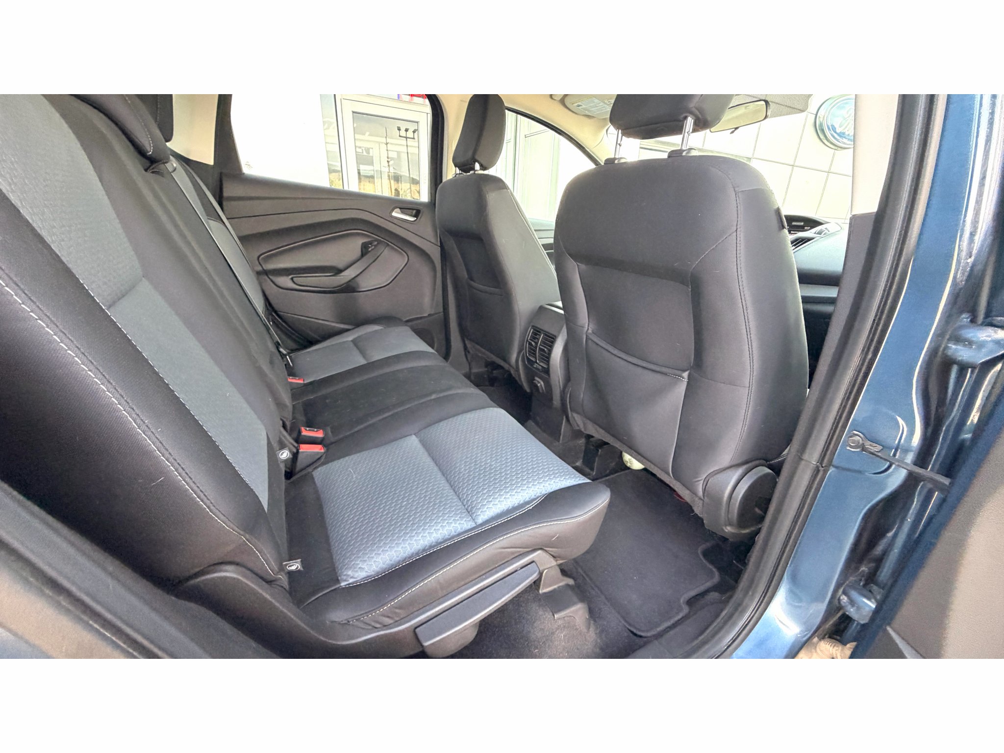 Used 2018 Blue Metallic Ford SE image 11