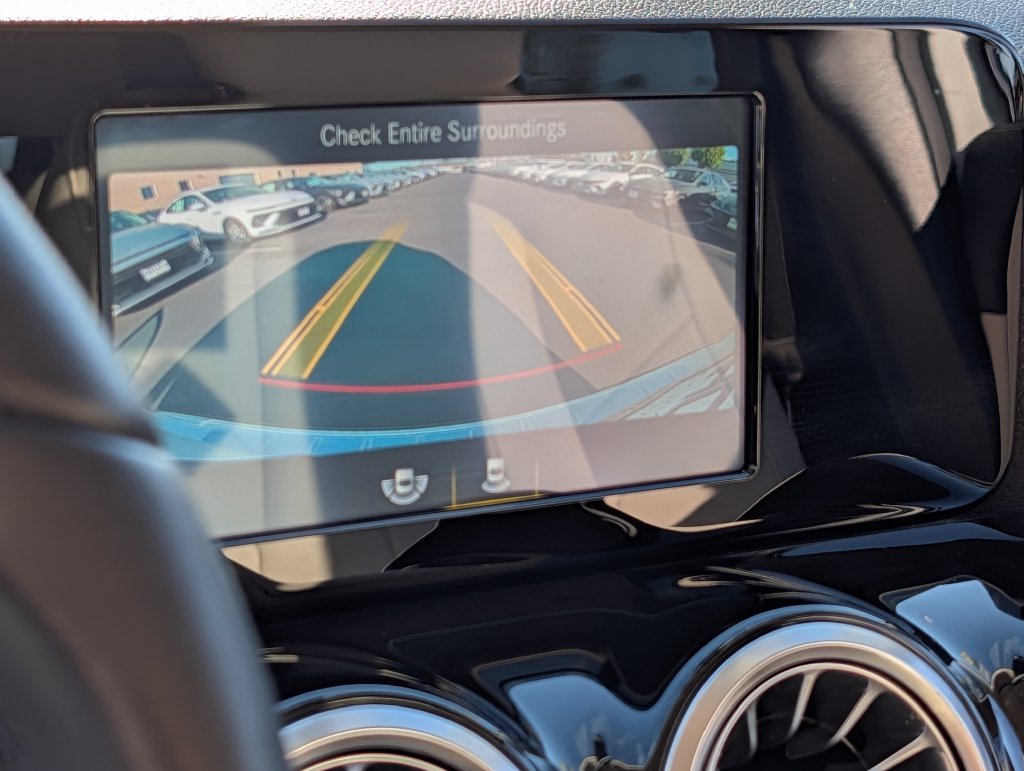 Used 2021  Mercedes-Benz GLA 250 image 24