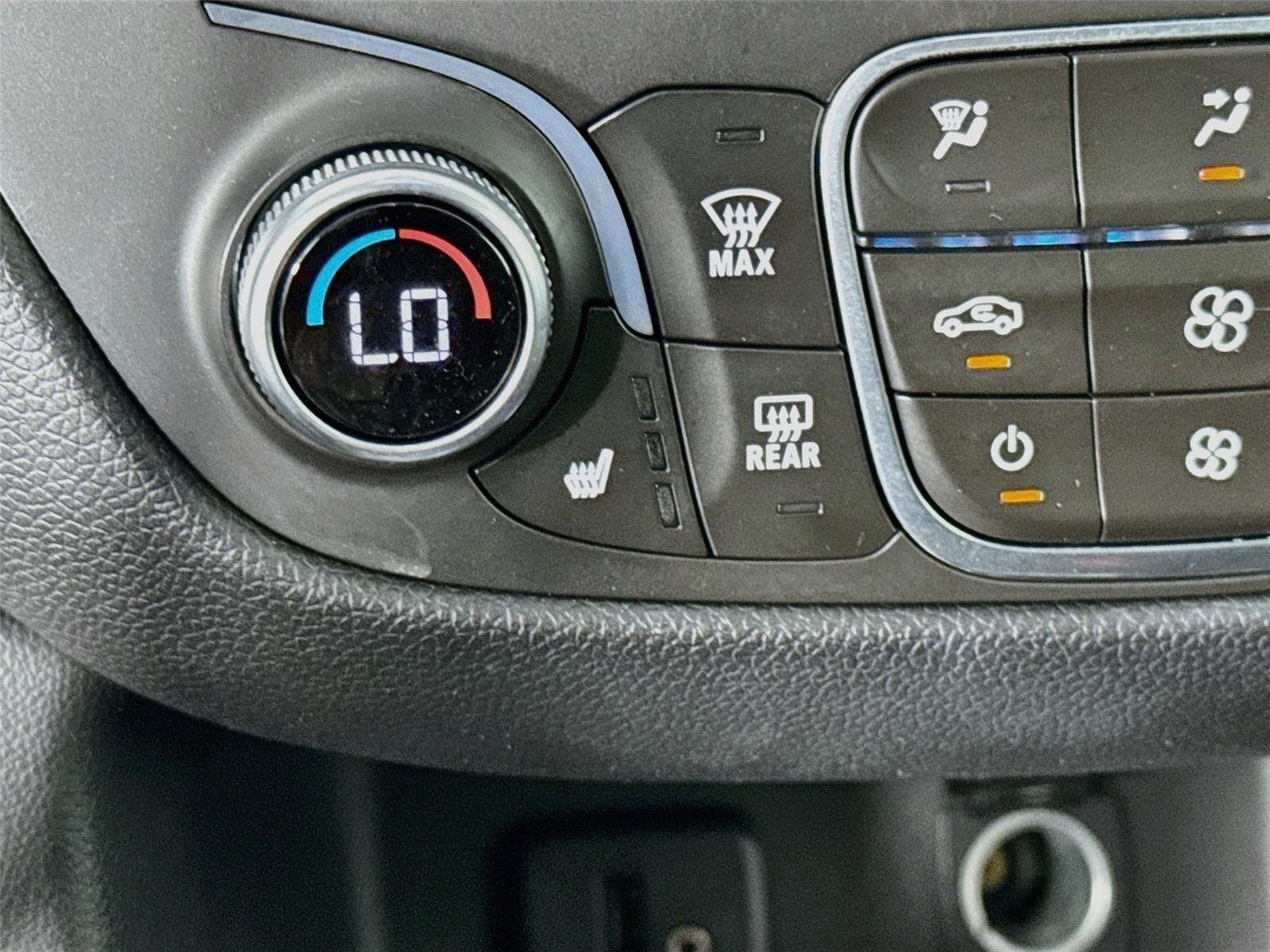 Used 2018 Summit White Chevrolet LT image 20