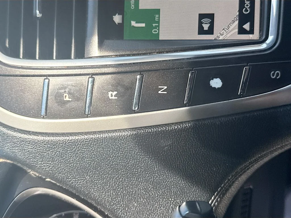 Used 2018 Black Lincoln Reserve image 18