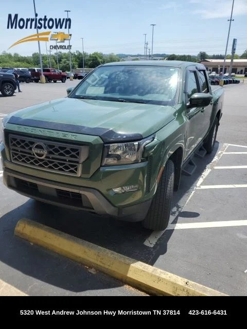 2022 Nissan Frontier SV Crew Cab 4X4 SWB's photo