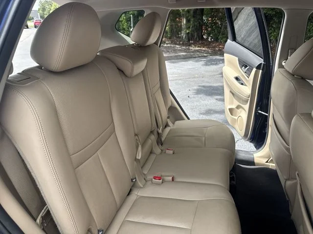 Used 2019 Blue Nissan SL image 11