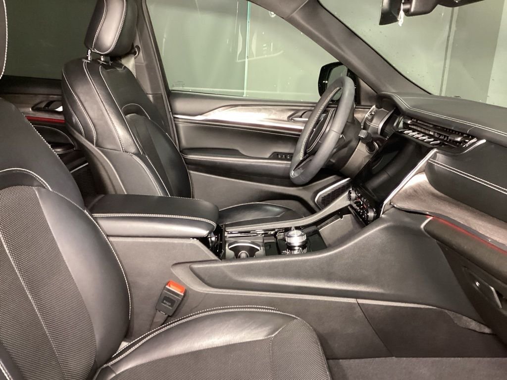 Used 2023 Black Jeep Overland image 5
