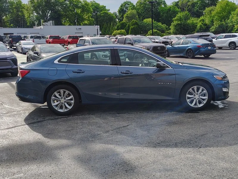Used 2024 Blue Chevrolet LT image 4